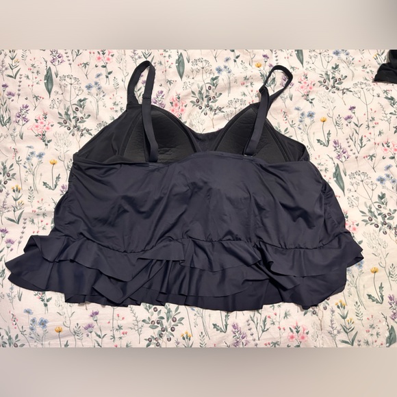 ⭐️3 for $15-Black longline bikini top with ruffles - Picture 3 of 4